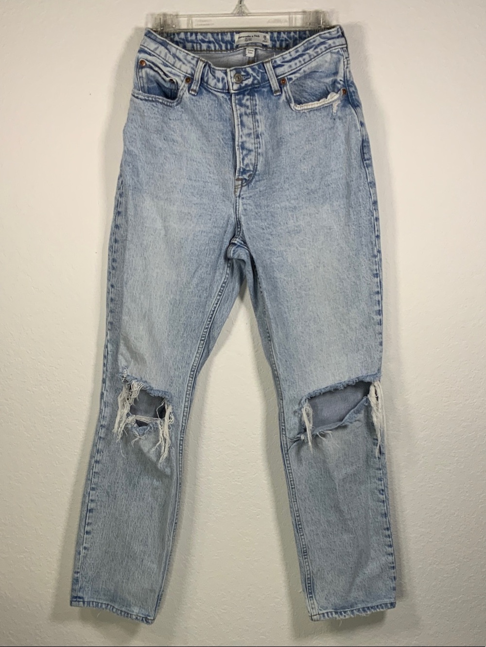 Abercrombie & Fitch The Dad High-Rise Light Blue Distressed Jeans